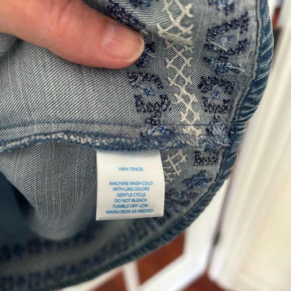 NWOT Southern Tide Chambray Denim Blue Peasant Blouse - Large - Picture 10 of 12